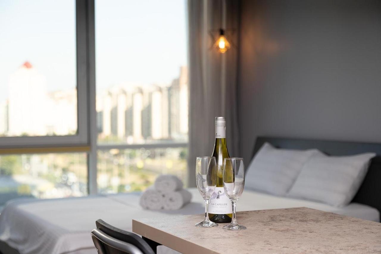 Апартаменти Stylish Panoramic Apartments. Smartplaza. Metro Minskaya *