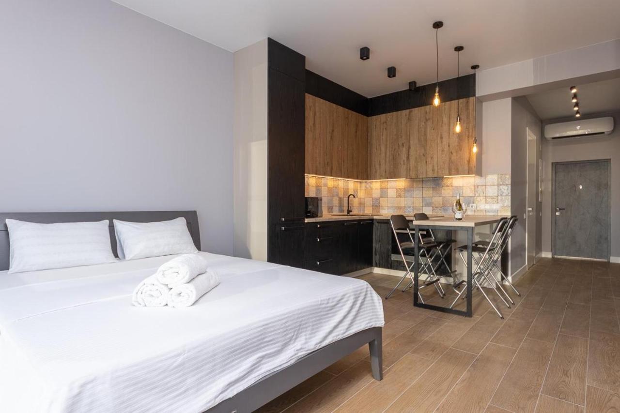 Stylish Panoramic Apartments. Smartplaza. Metro Minskaya Київ